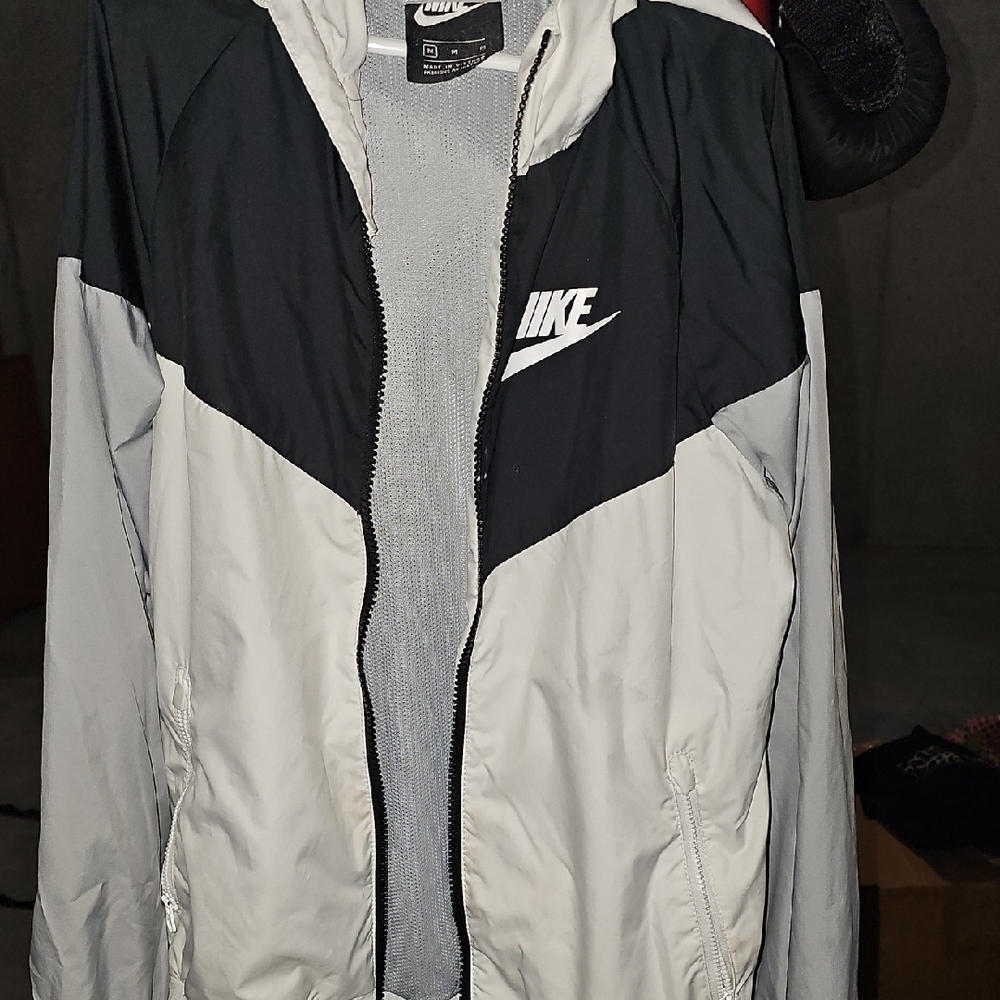 Nike Men's Black and Gray Jacket